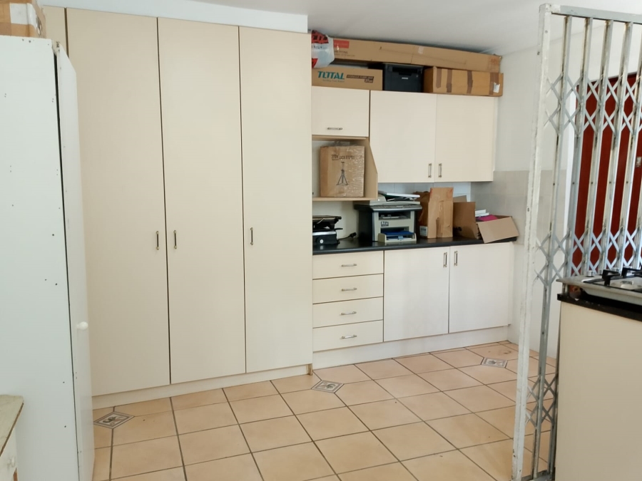 To Let 1 Bedroom Property for Rent in Franklin Roosevelt Park Gauteng