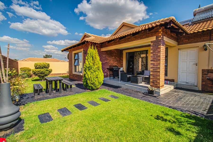 3 Bedroom Property for Sale in Helderwyk Gauteng