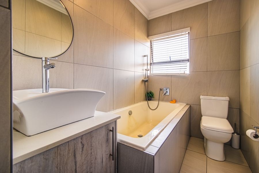 3 Bedroom Property for Sale in Helderwyk Gauteng