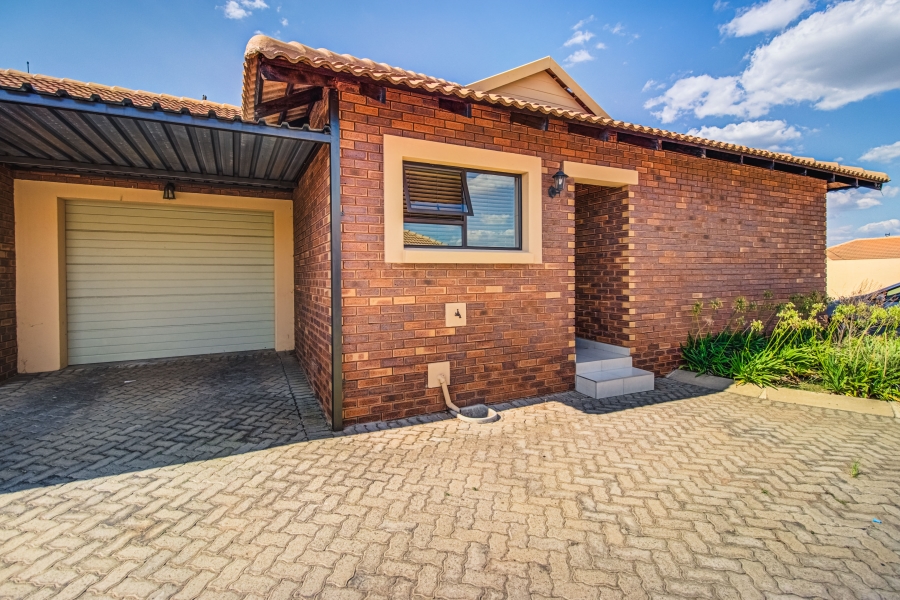 3 Bedroom Property for Sale in Helderwyk Gauteng