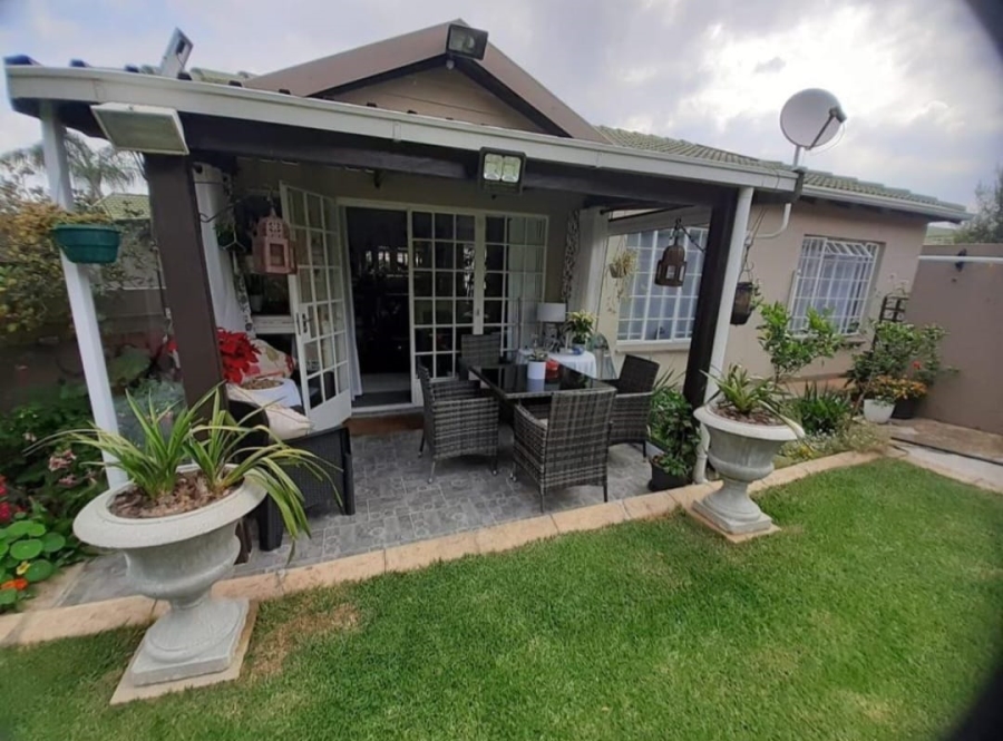 2 Bedroom Property for Sale in Sunward Park Gauteng