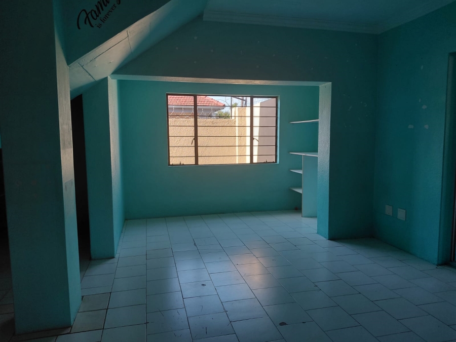 11 Bedroom Property for Sale in Orange Grove Gauteng