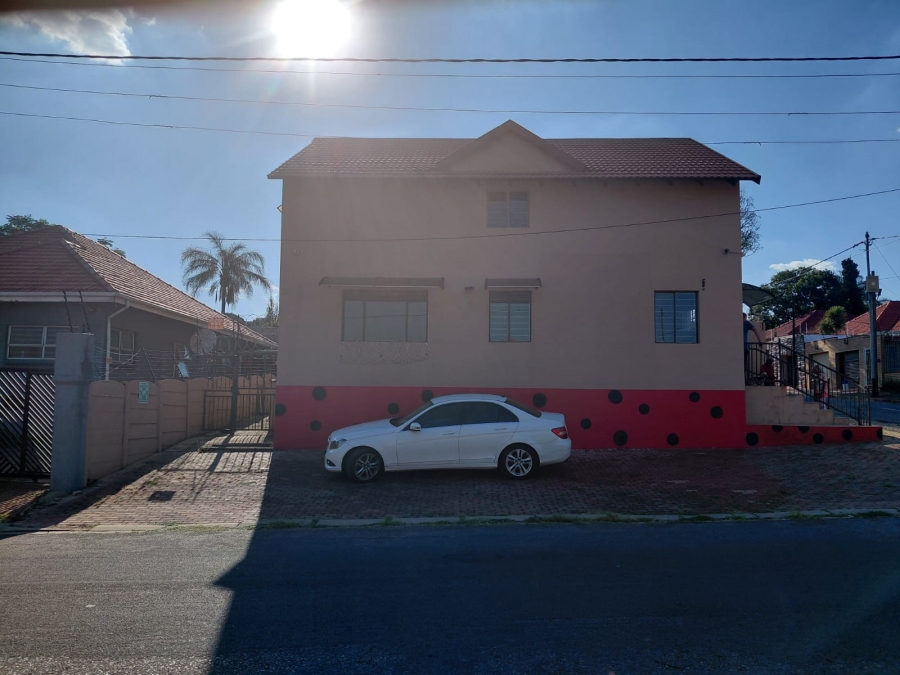 11 Bedroom Property for Sale in Orange Grove Gauteng