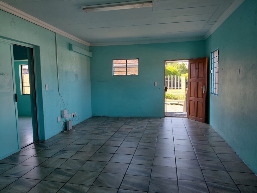 11 Bedroom Property for Sale in Orange Grove Gauteng