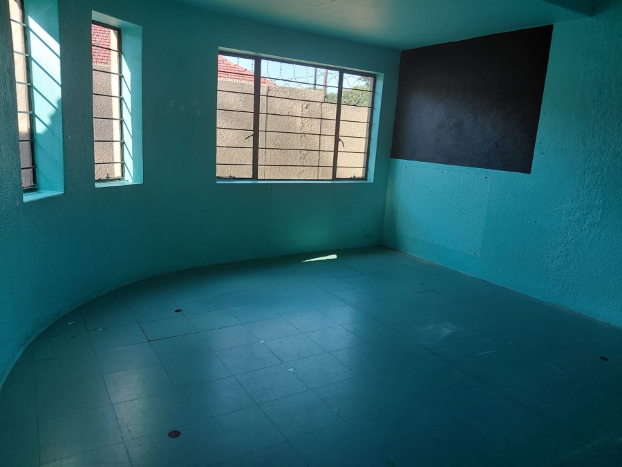 11 Bedroom Property for Sale in Orange Grove Gauteng