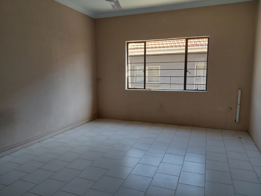 11 Bedroom Property for Sale in Orange Grove Gauteng