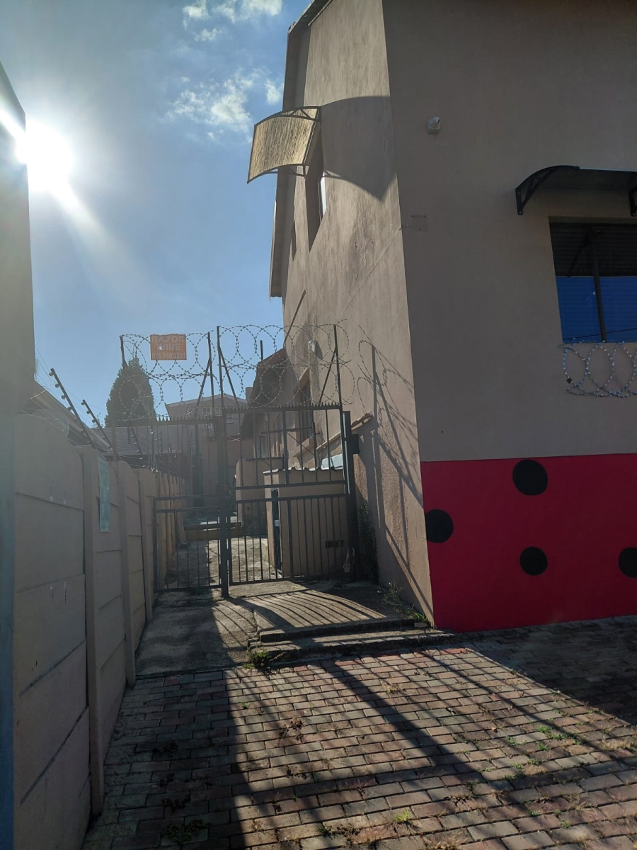 11 Bedroom Property for Sale in Orange Grove Gauteng