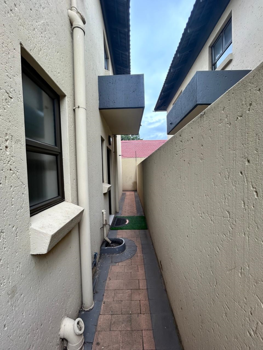 3 Bedroom Property for Sale in Selcourt Gauteng