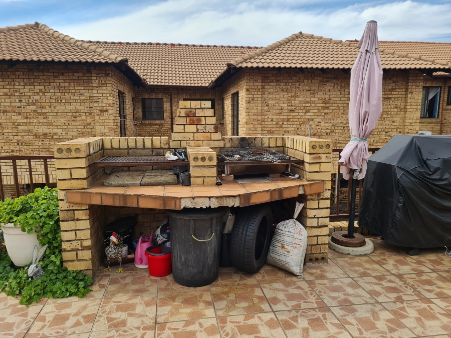 2 Bedroom Property for Sale in Eastleigh Gauteng