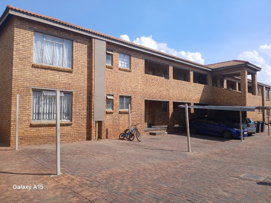 2 Bedroom Property for Sale in Krugersrus Gauteng