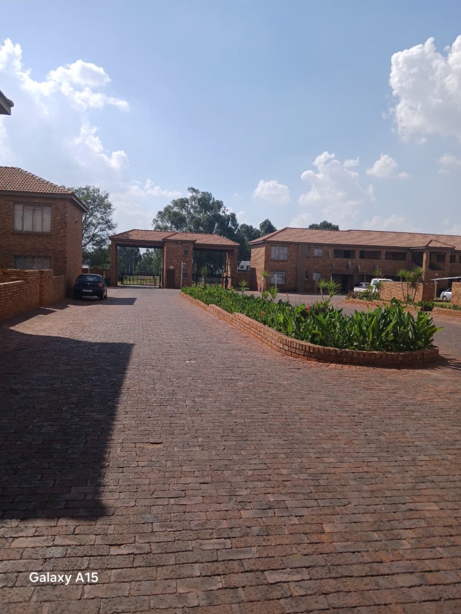 2 Bedroom Property for Sale in Krugersrus Gauteng