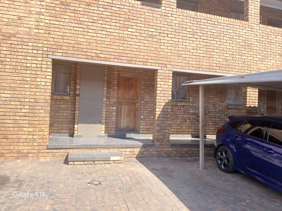 2 Bedroom Property for Sale in Krugersrus Gauteng