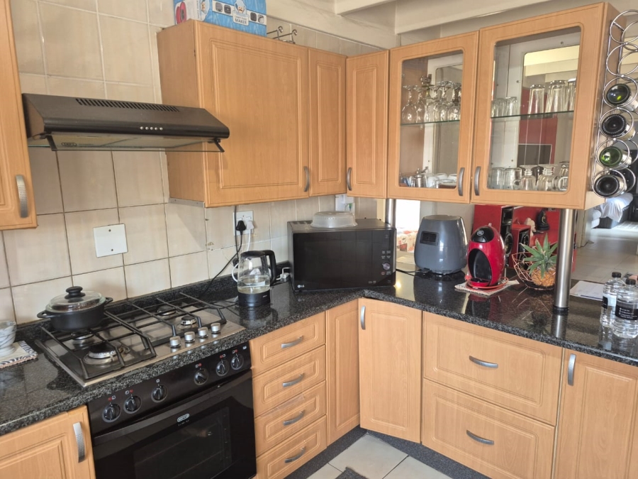 5 Bedroom Property for Sale in Eden Glen Gauteng