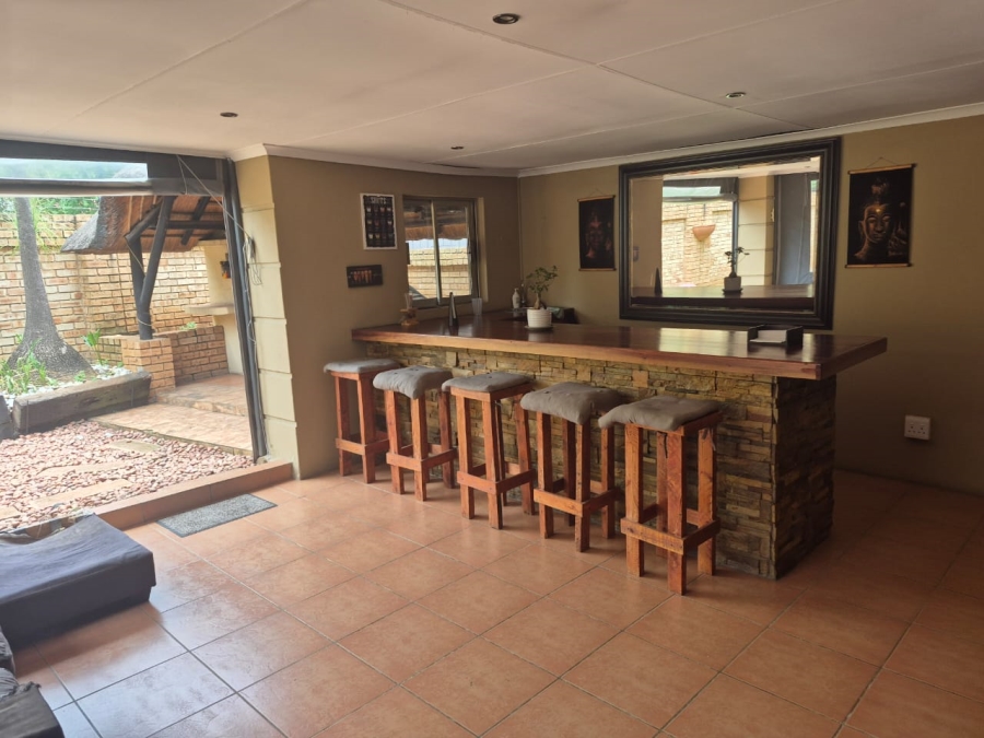 5 Bedroom Property for Sale in Eden Glen Gauteng