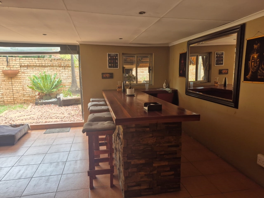 5 Bedroom Property for Sale in Eden Glen Gauteng
