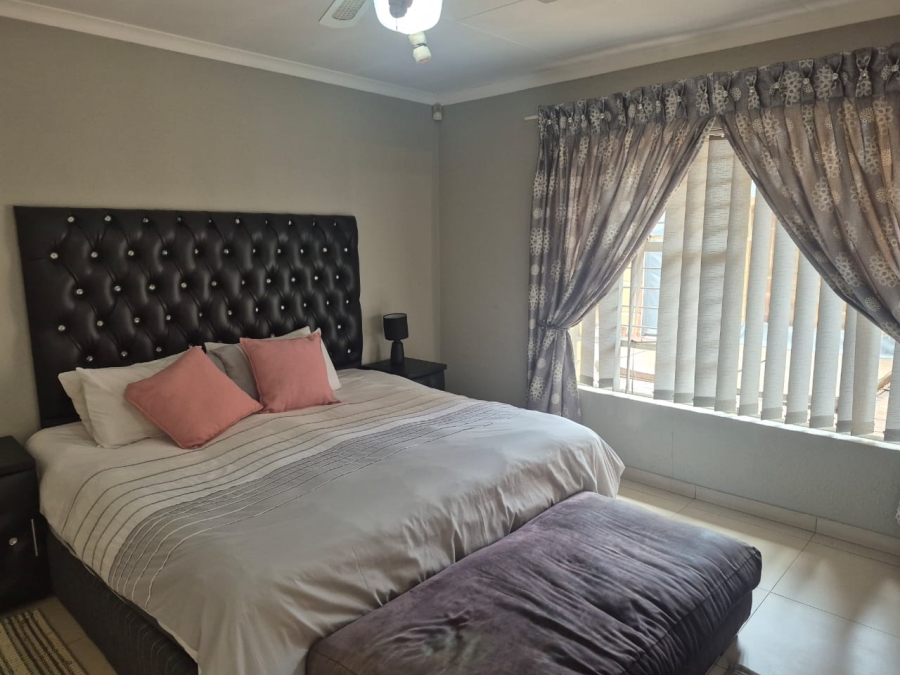 5 Bedroom Property for Sale in Eden Glen Gauteng