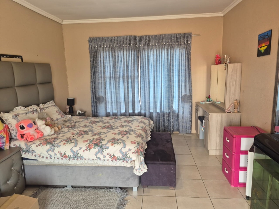 5 Bedroom Property for Sale in Eden Glen Gauteng