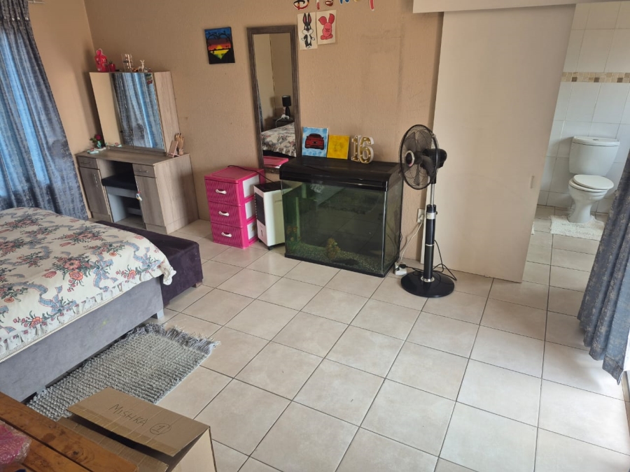 5 Bedroom Property for Sale in Eden Glen Gauteng