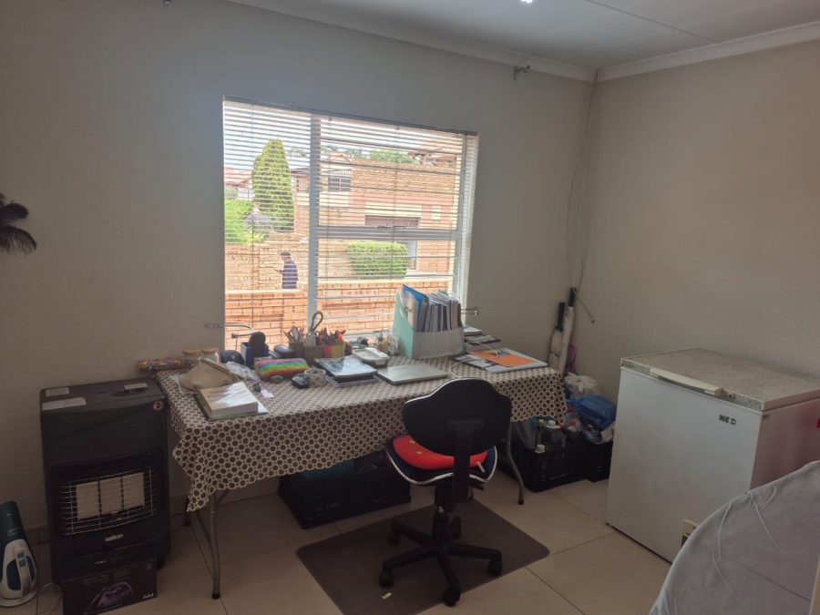 5 Bedroom Property for Sale in Eden Glen Gauteng