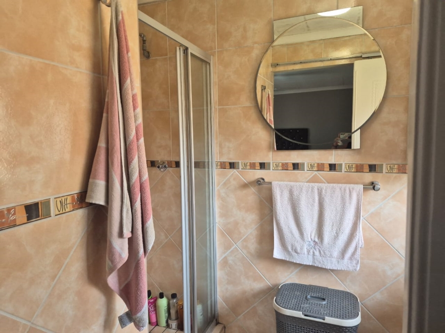 5 Bedroom Property for Sale in Eden Glen Gauteng