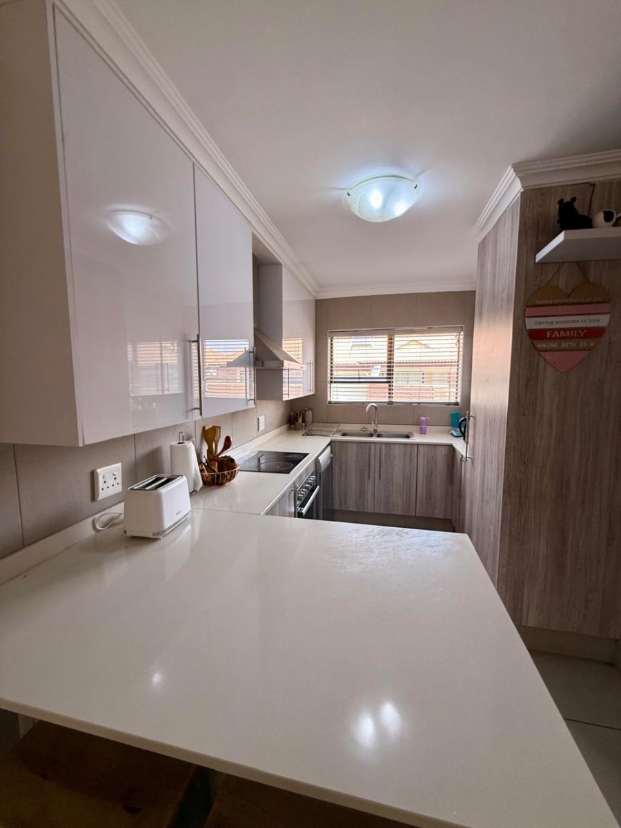 3 Bedroom Property for Sale in Helderwyk Gauteng