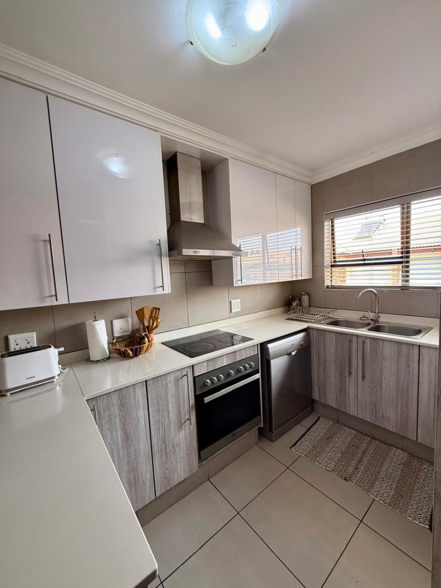 3 Bedroom Property for Sale in Helderwyk Gauteng