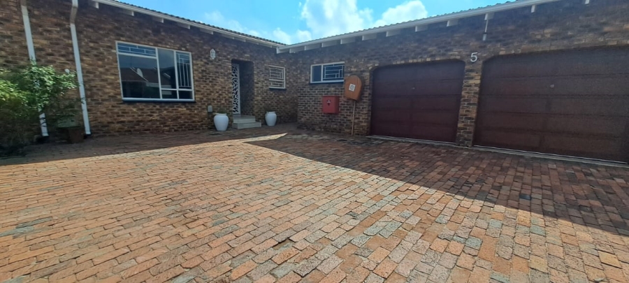 3 Bedroom Property for Sale in Northmead Gauteng