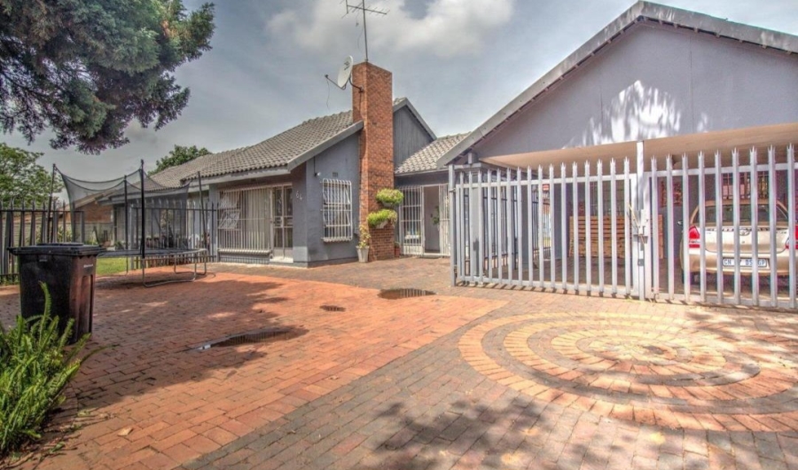 3 Bedroom Property for Sale in Nimrod Park Gauteng