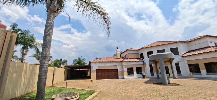 5 Bedroom Property for Sale in Sonneveld Gauteng