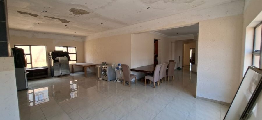 5 Bedroom Property for Sale in Sonneveld Gauteng