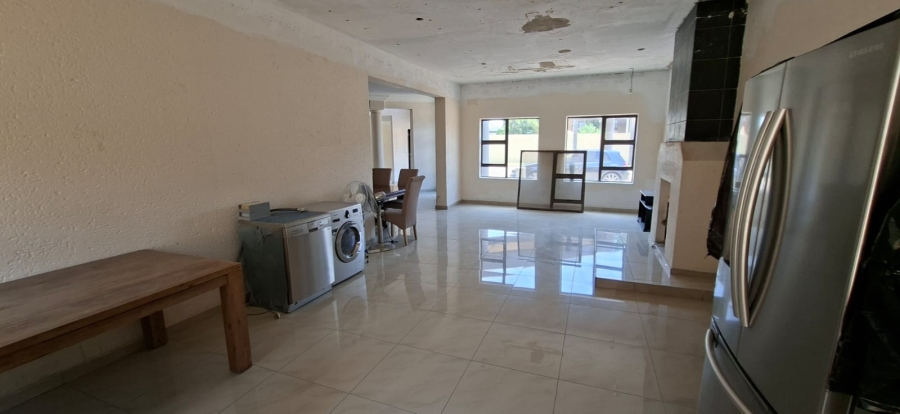 5 Bedroom Property for Sale in Sonneveld Gauteng