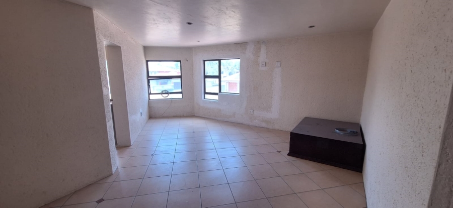 5 Bedroom Property for Sale in Sonneveld Gauteng