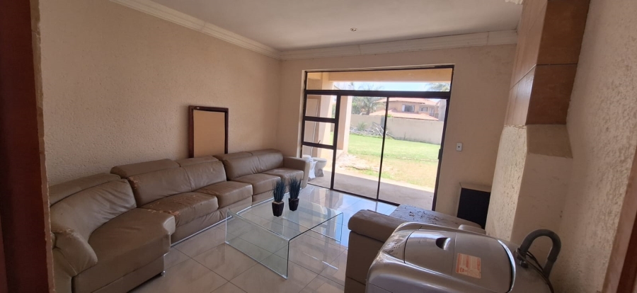 5 Bedroom Property for Sale in Sonneveld Gauteng