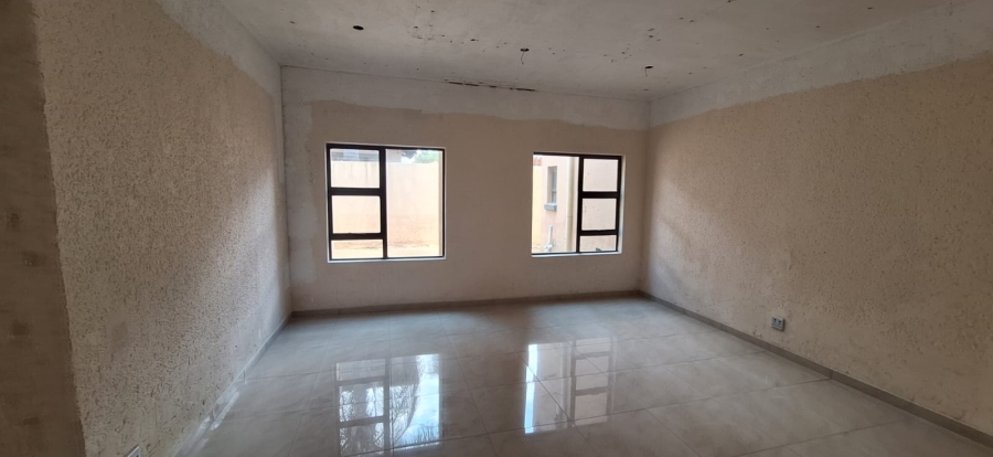 5 Bedroom Property for Sale in Sonneveld Gauteng