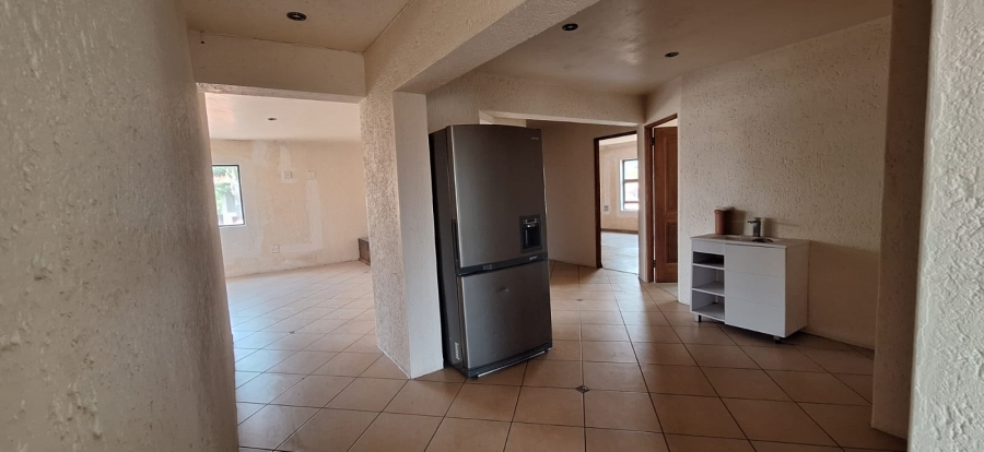 5 Bedroom Property for Sale in Sonneveld Gauteng