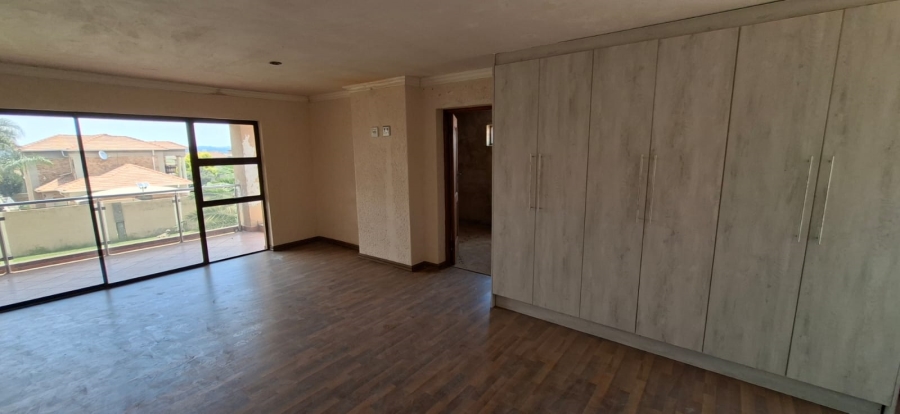 5 Bedroom Property for Sale in Sonneveld Gauteng