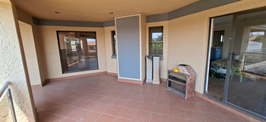 5 Bedroom Property for Sale in Sonneveld Gauteng