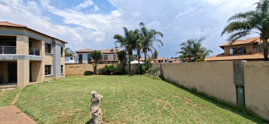 5 Bedroom Property for Sale in Sonneveld Gauteng