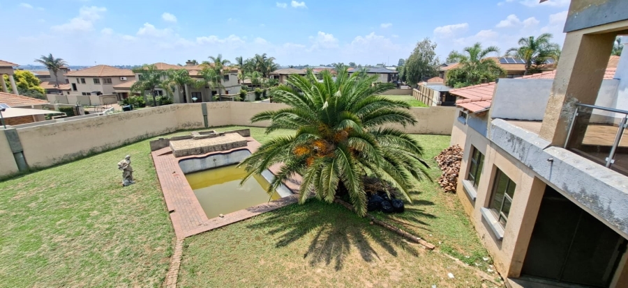 5 Bedroom Property for Sale in Sonneveld Gauteng