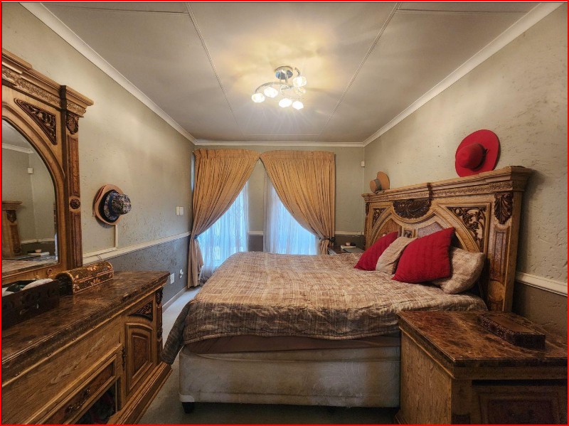 To Let 4 Bedroom Property for Rent in Douglasdale Gauteng