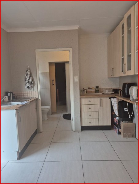 To Let 4 Bedroom Property for Rent in Douglasdale Gauteng