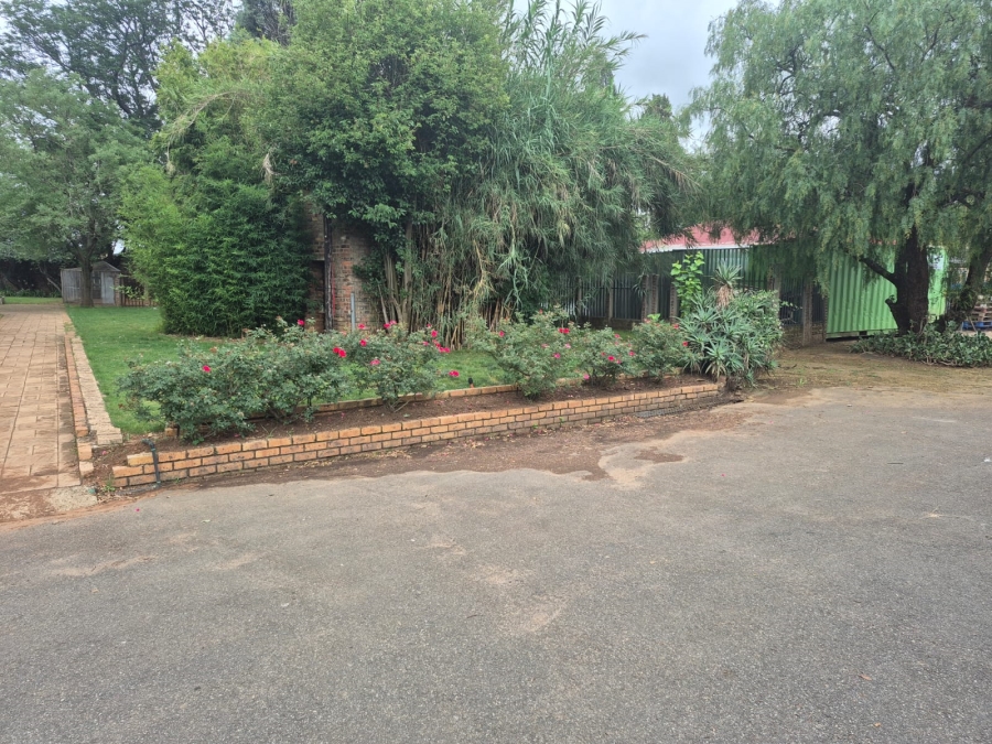 11 Bedroom Property for Sale in Bredell Gauteng