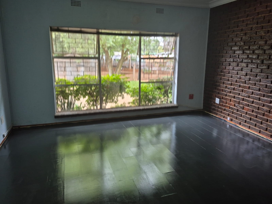 11 Bedroom Property for Sale in Bredell Gauteng