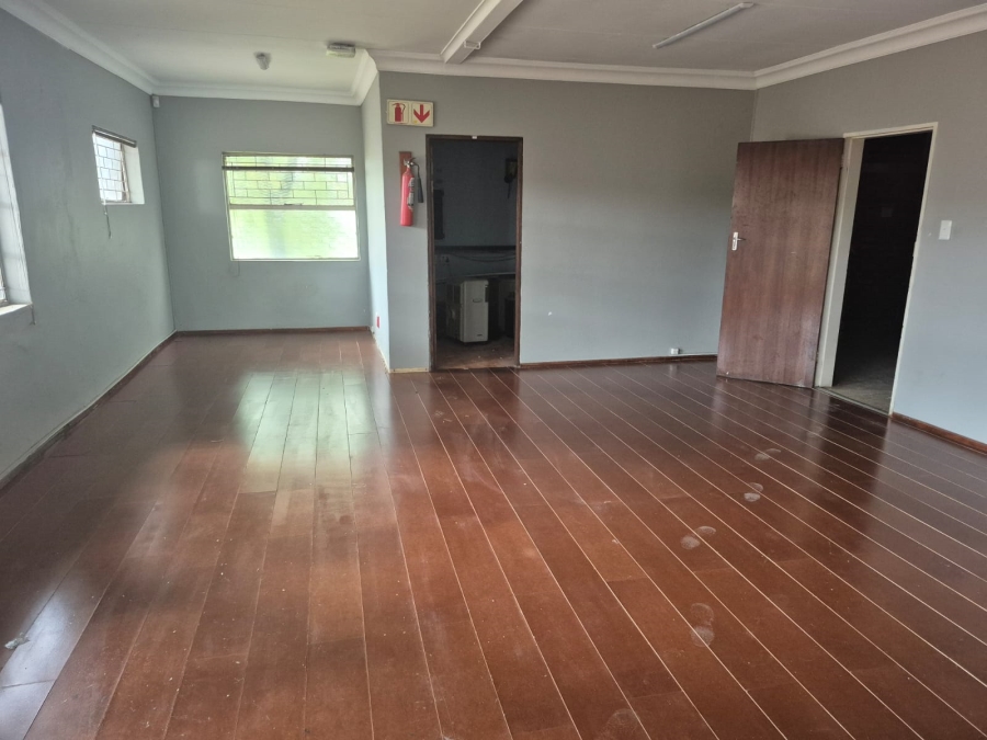 11 Bedroom Property for Sale in Bredell Gauteng