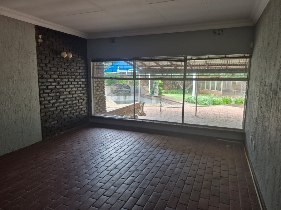 11 Bedroom Property for Sale in Bredell Gauteng