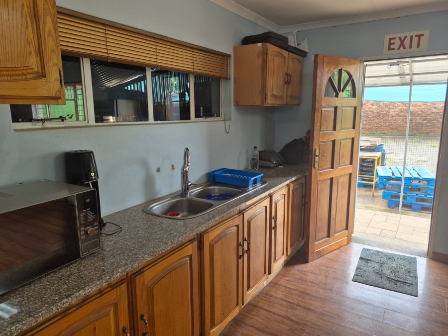 11 Bedroom Property for Sale in Bredell Gauteng