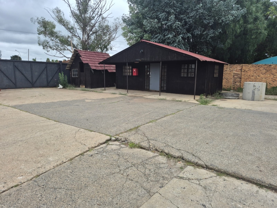 11 Bedroom Property for Sale in Bredell Gauteng