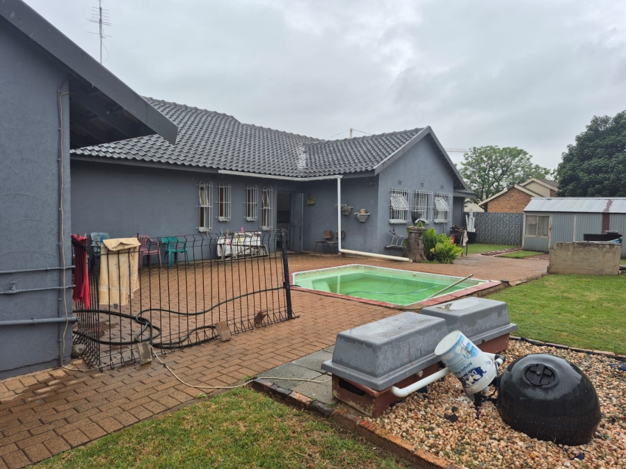 3 Bedroom Property for Sale in Nimrod Park Gauteng
