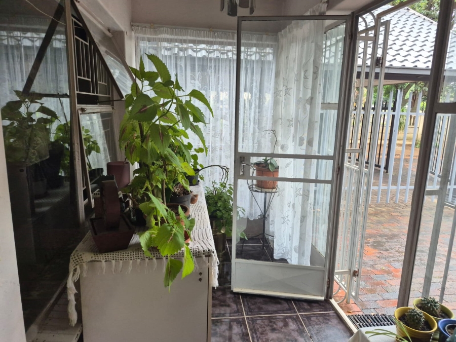 3 Bedroom Property for Sale in Nimrod Park Gauteng