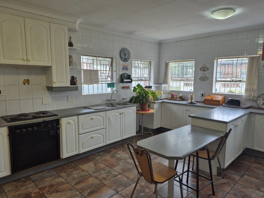 3 Bedroom Property for Sale in Nimrod Park Gauteng